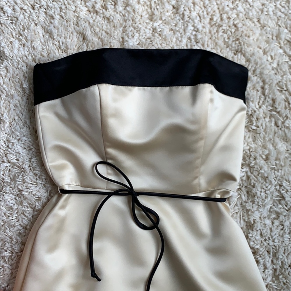 White House Black Market sz 2 cocktail dress